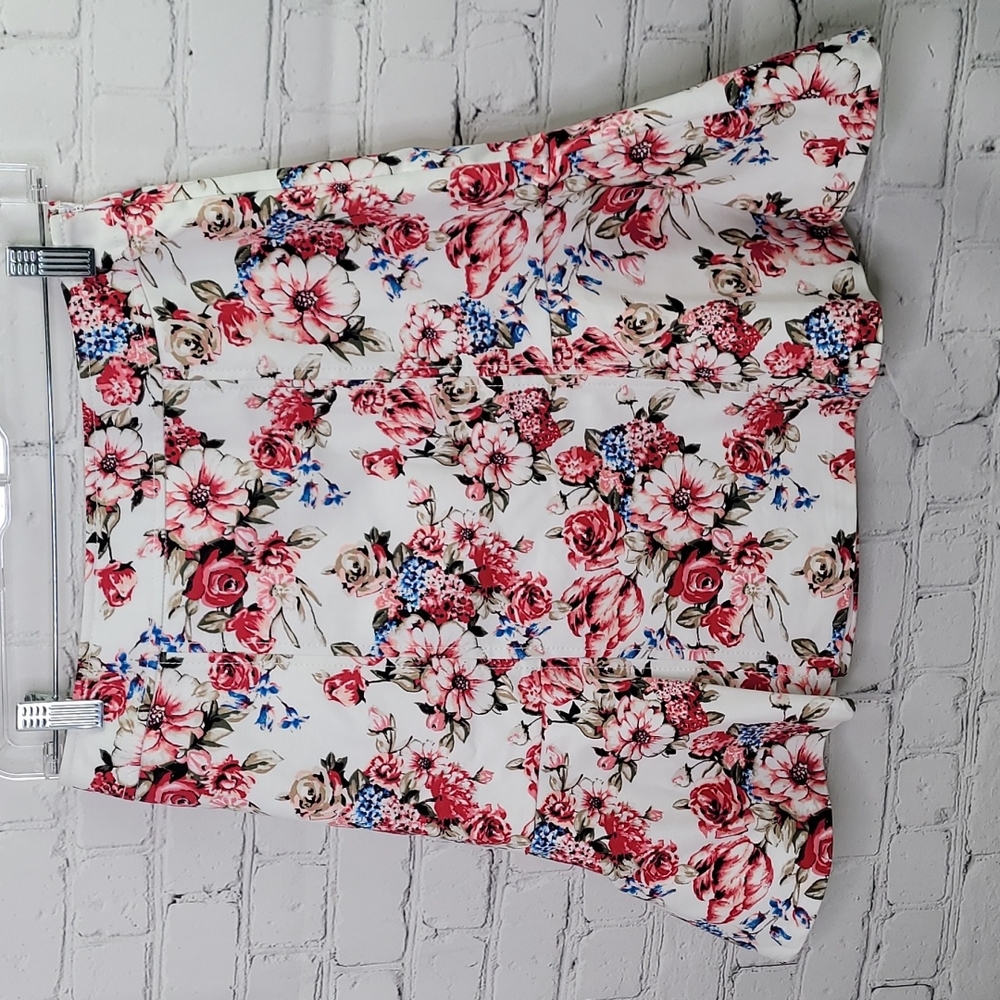 NWT white house black market smooth stretch floral skirt